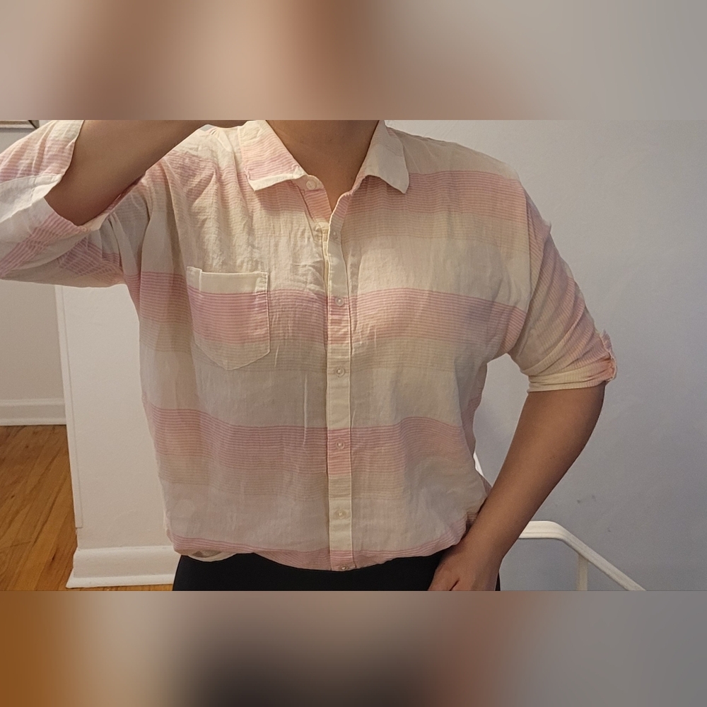 Old Navy Women's Pink and Cream Button Down Shirt